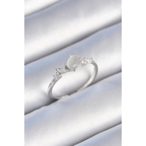 Pirinç Gümüş Renk Zirkon Taşlı Oval Beyaz Mineli Kadın Yüzük