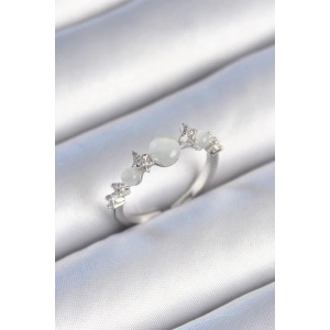 Pirinç Gümüş Renk Zirkon Taşlı Yıldız Detay Beyaz Mineli Kadın Yüzük