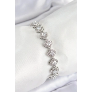 Pirinç Zirkon Taşlı Yonca Baget Model Gümüş Renk VIP Seri Kadın Bileklik