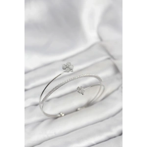 Yonca Çiçek Model Pirinç Gümüş Renk Kadın Bileklik