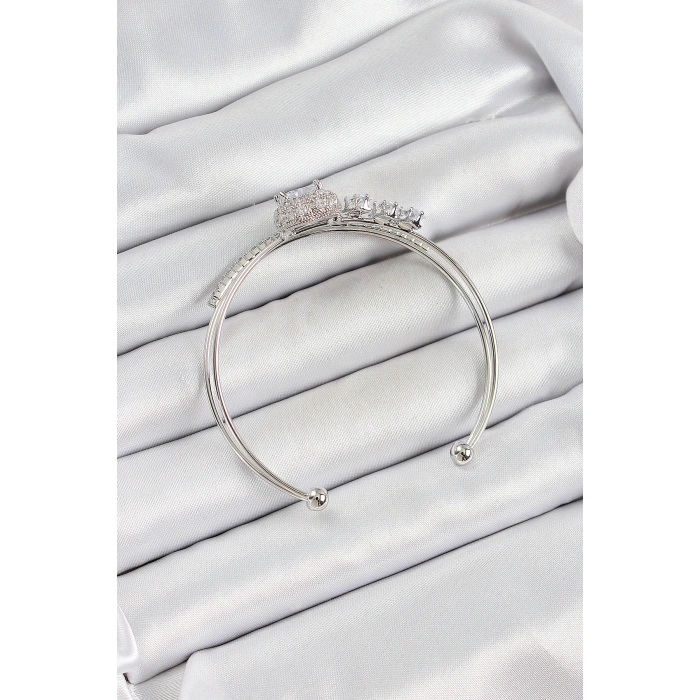 Pirinç Gümüş Renk Kalpli Zirkon Taşlı Kadın Bileklik