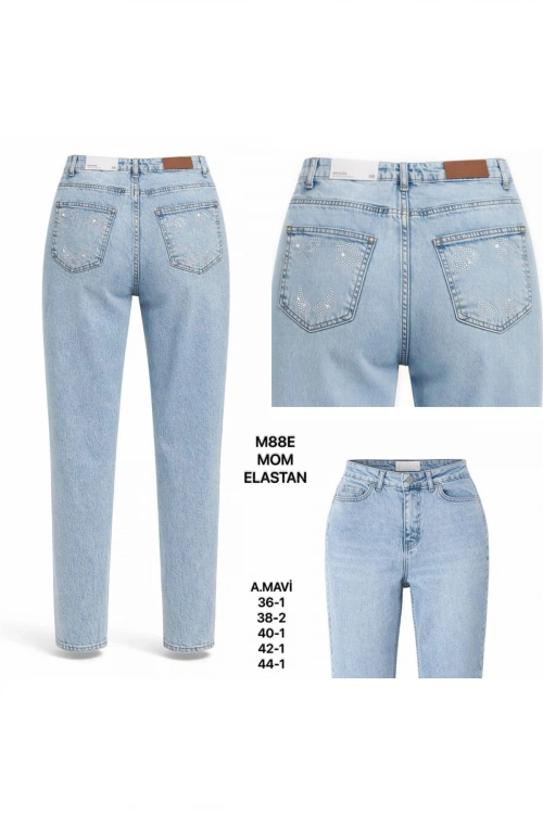 Kadın Açık Mavi Yüksek Bel Arka Cep Taş Detaylı Mom Fit Jean Pantolon