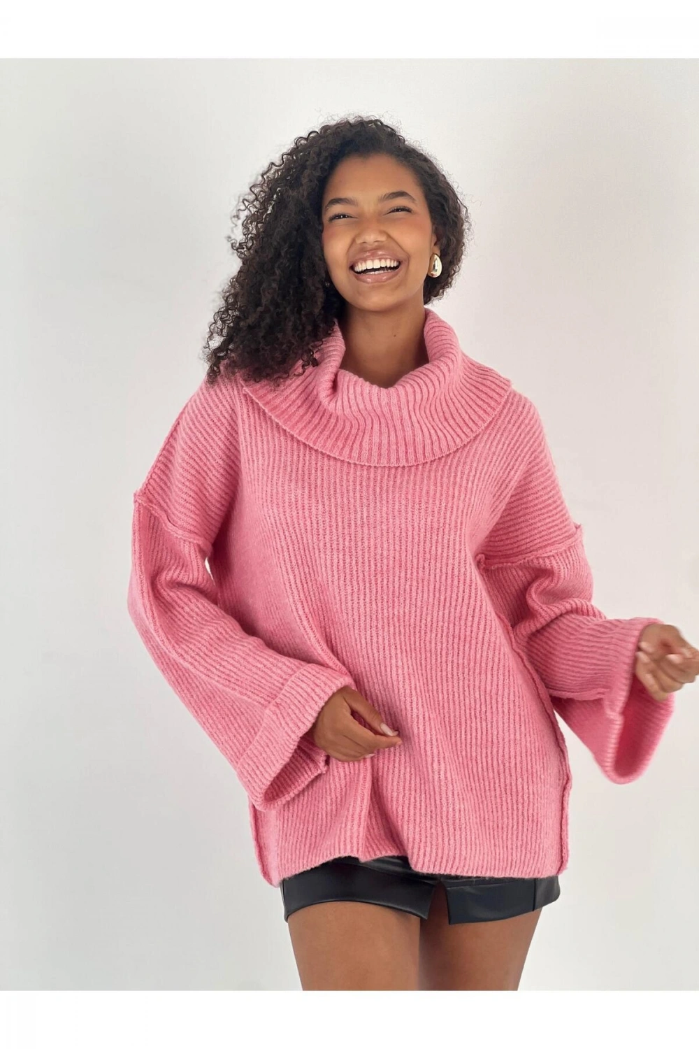 Kadın Oversize Yüksek Yaka Pembe Triko Kazak