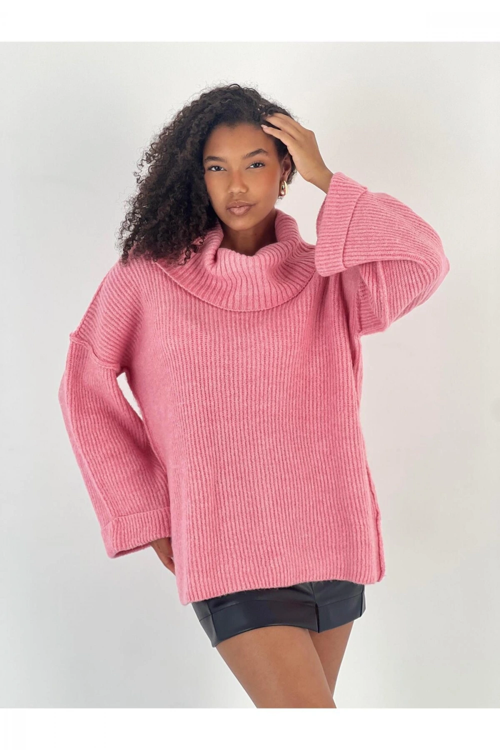 Kadın Oversize Yüksek Yaka Pembe Triko Kazak