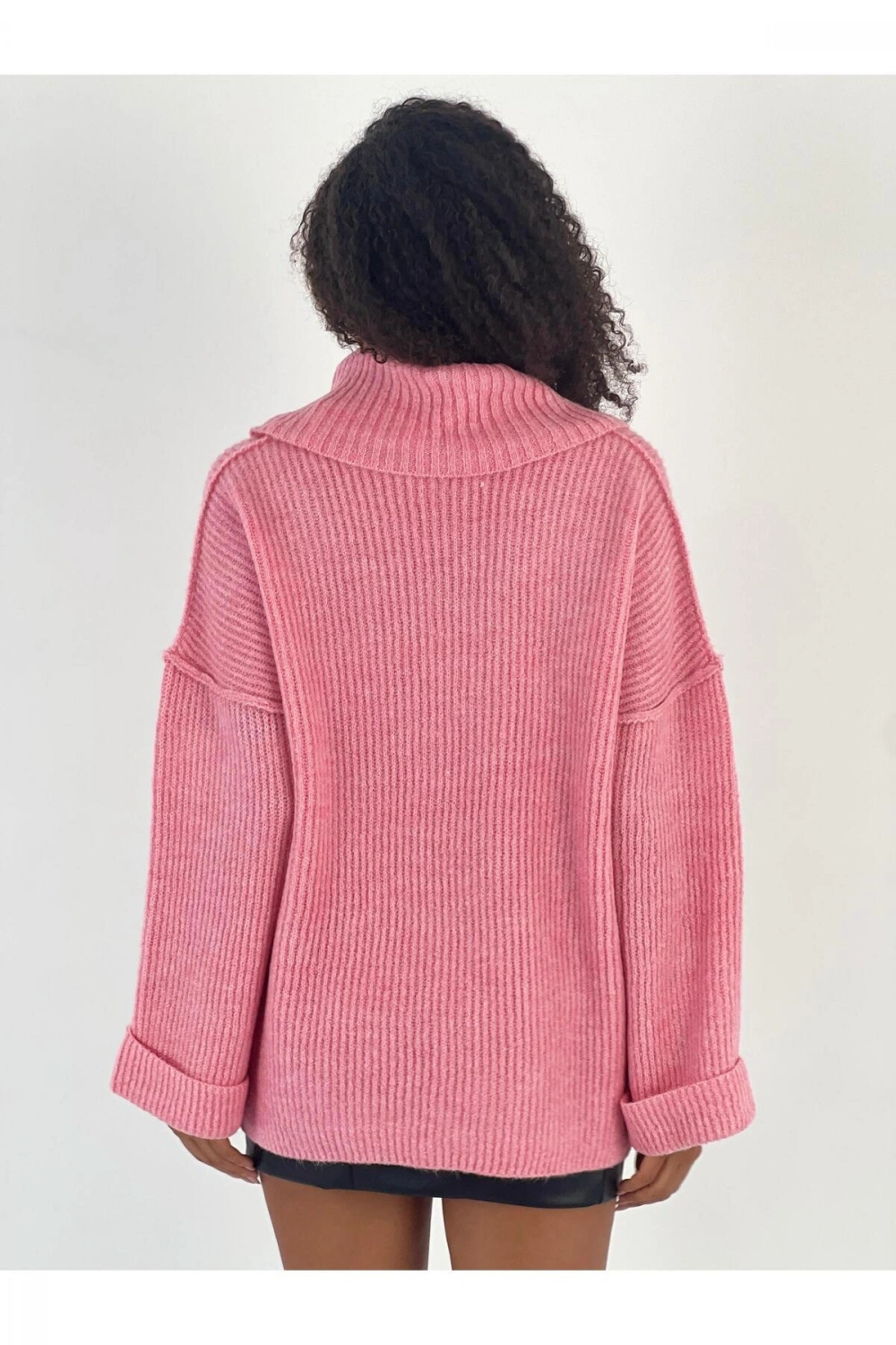 Kadın Oversize Yüksek Yaka Pembe Triko Kazak