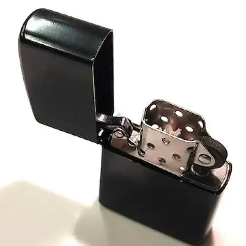 Siyah Düz Zippo Modeli Benzinli Çakmak