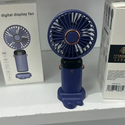 DEMİRHAN GRUP DG-123 ( LED GÖSTERGELİ ) (USB ŞARJLI) MİNİ EL FANI (SABİT BAŞLIK) (5-KADEME HIZ) (TELEFONLUKLU M.ÜSTÜ AYAK) VANTİLATÖR*120