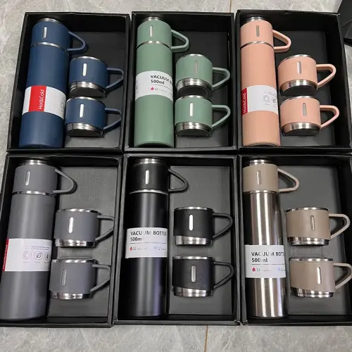 VACUUM FLASK SET ( ÇANTALI ) ( 3PCS BARDAKLI ) RENKLİ ÇELİK TERMOS SETİ ( 500ML )*50
