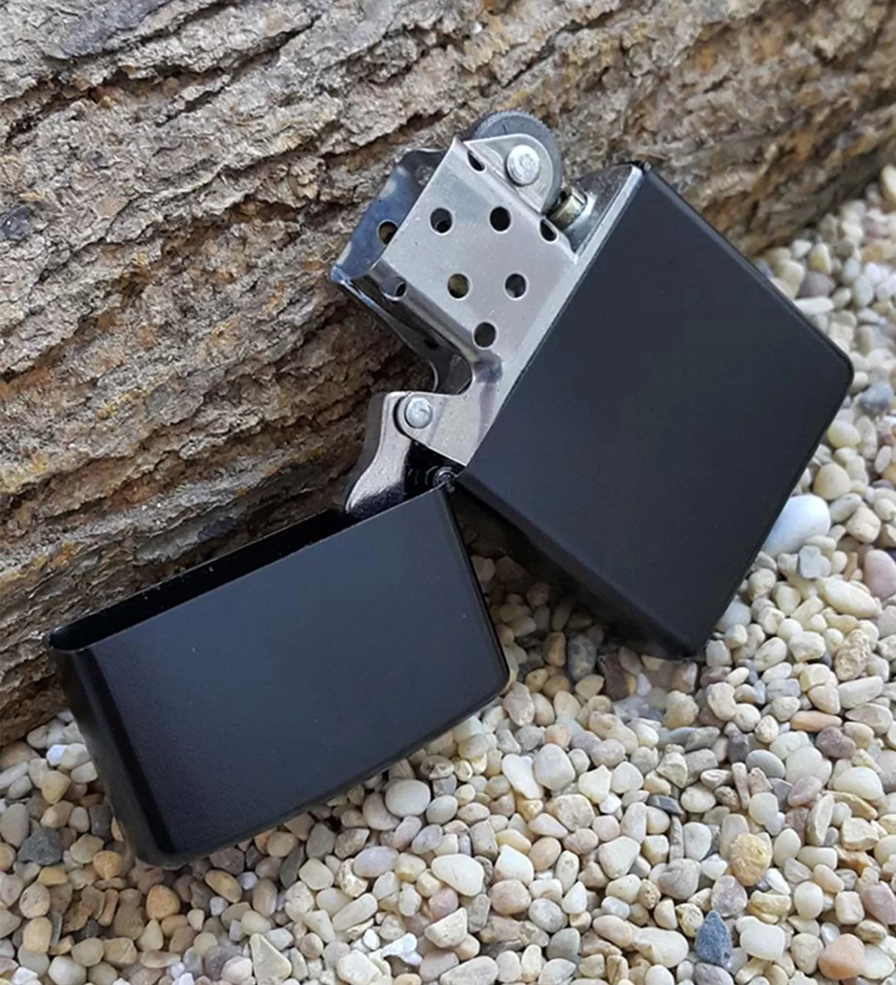 Siyah Düz Zippo Modeli Benzinli Çakmak