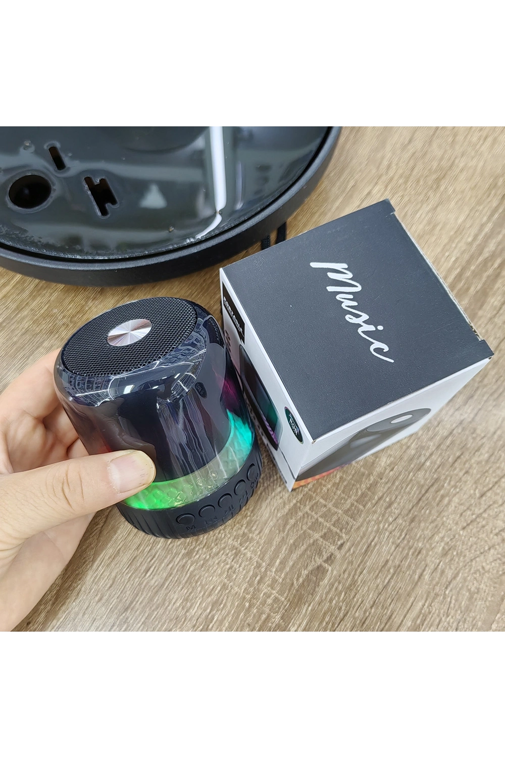 MAX-19 şeffaf RGB işık Mini BT hoparlör kablosuz aktif Subwoofer Stereo bas Mini hoparlör