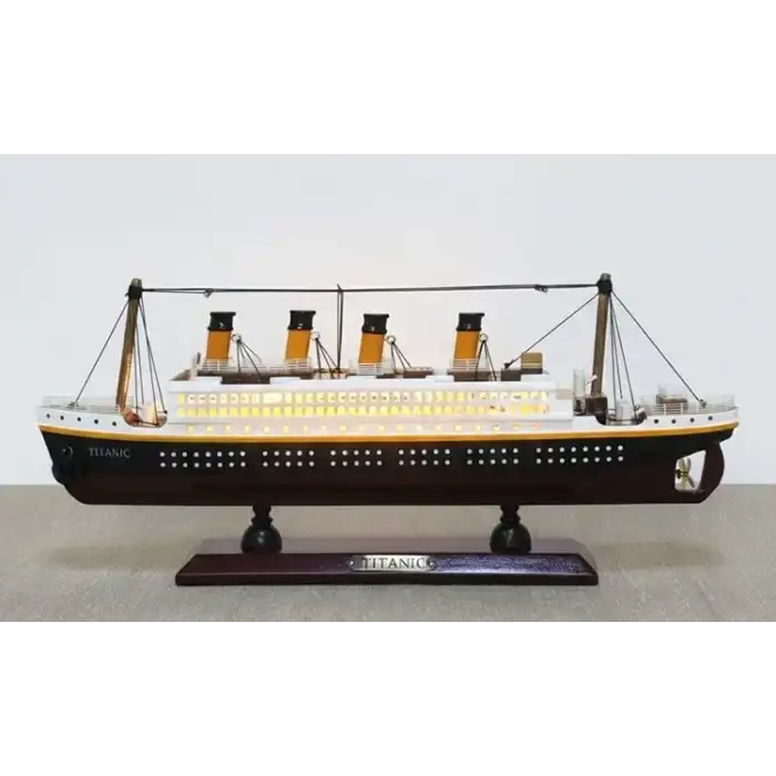 AsilTech 35x45 cm Özel Tasarım Işıklı Ahşap Titanik Gemi