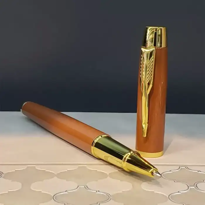 AsilTech Altın Şeritli Taba Deri Defter - Kahverengi Roller Kalem - Kutulu Özel Hediye Seti