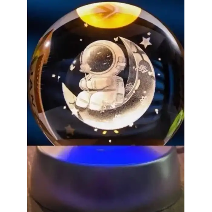 AsilTech Ay Üstünde Astronot Tasarımlı Plastik Altlıklı Işıklı Cam Küre