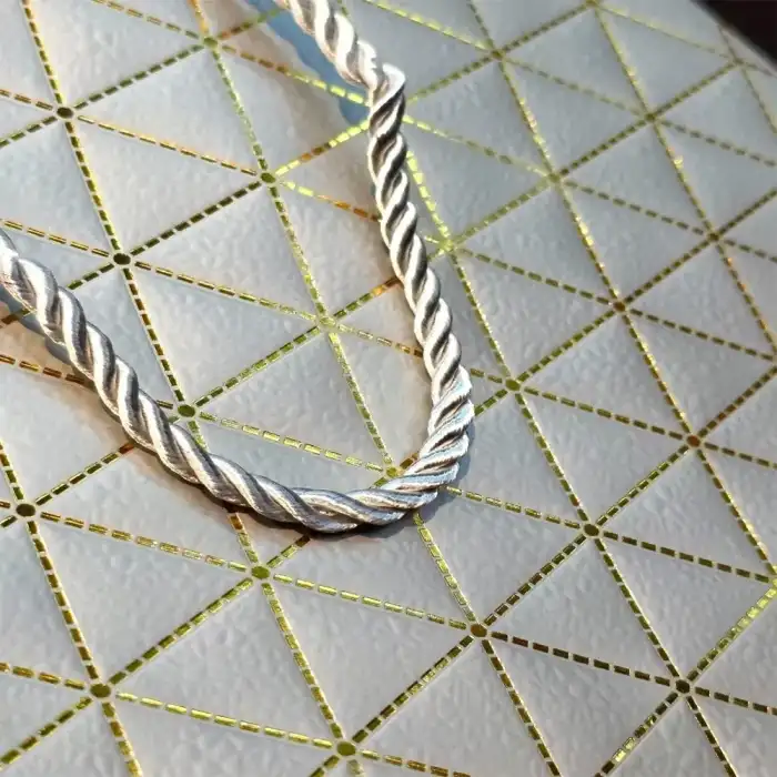 AsilTech Gümüş Geometrik Desenli Orta Boy Karton Hediye Çantası