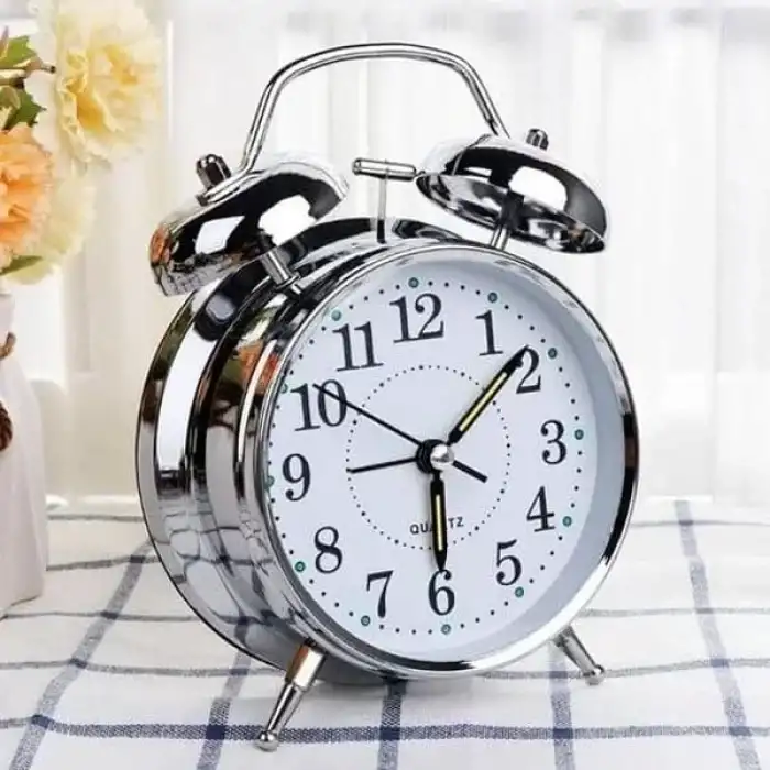 AsilTech Gümüş Renk Metal Çalar Masa Saati