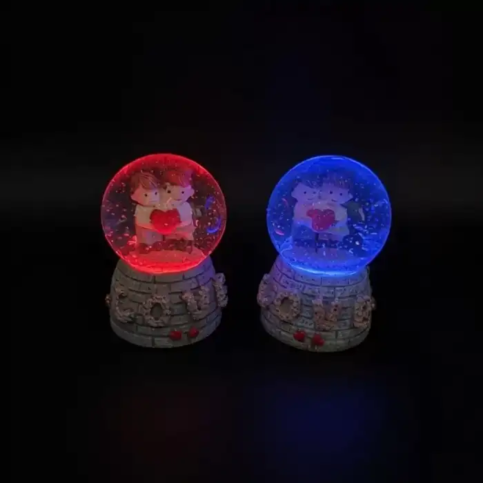AsilTech Işıklı Mini Kar Küresi - Love Tasarımlı - Pilli - Romantik Hediyelik - Dekoratif Obje