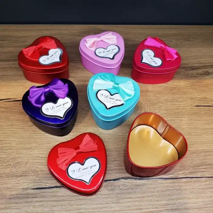 AsilTech Kalp Tasarımlı Metal Hediye Kutusu