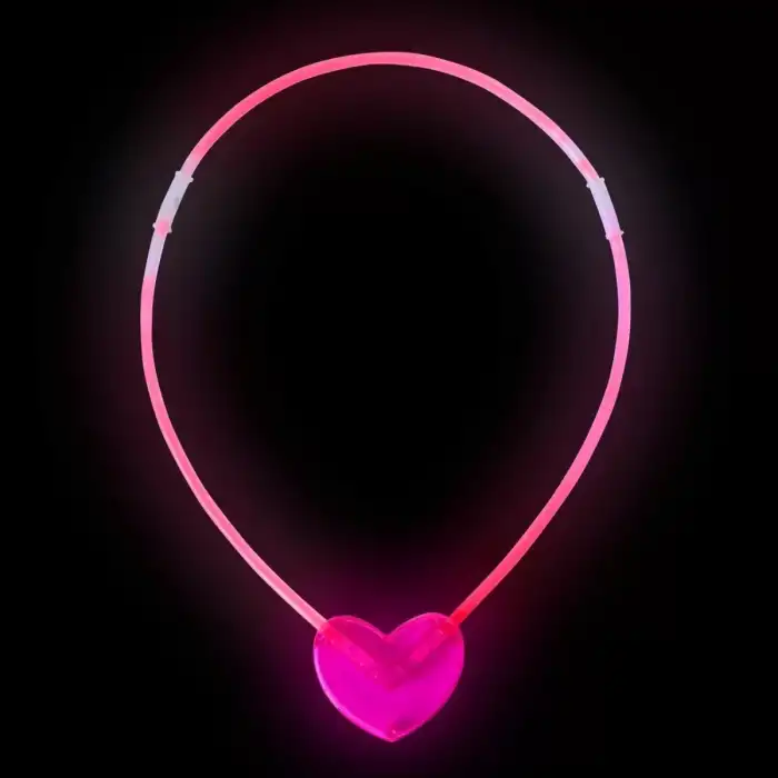 AsilTech Karanlıkta Yanan Glow Kalp Şekilli Kolye - 6 Adet