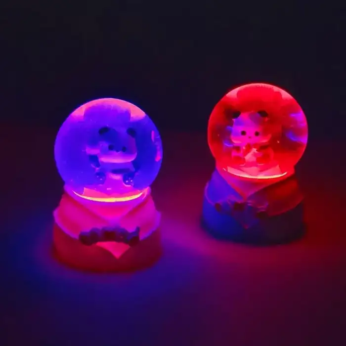 AsilTech Mini Boy Sevimli Panda Tasarımlı Işıklı Kar Küresi