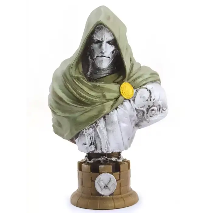 AsilTech Polyester Dr. Doom Figürü