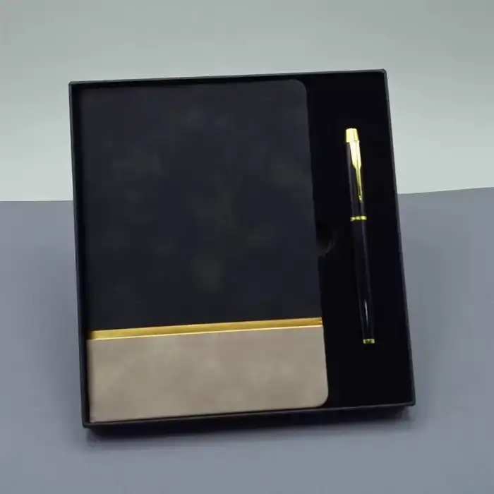 AsilTech Siyah Gold Detaylı Termo Deri Defter Ve Metal Roller Kalem Hediye Seti