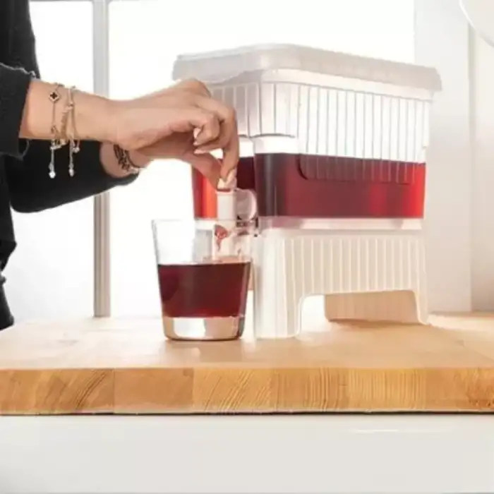 AsilTech Su ve Meşrubat Sebili - Buzdolabı Uyumlu - Musluklu - Kapaklı