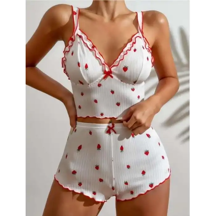 Giyim Beyaz Üstüne Çilek Desenli Fitilli Askılı Şortlu Pijama Takımı