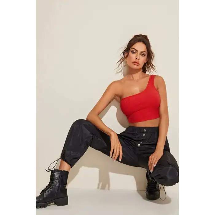Giyim Kadın Kırmızı Fit Görünümlü Tek Omuz Crop Top Büstiyer