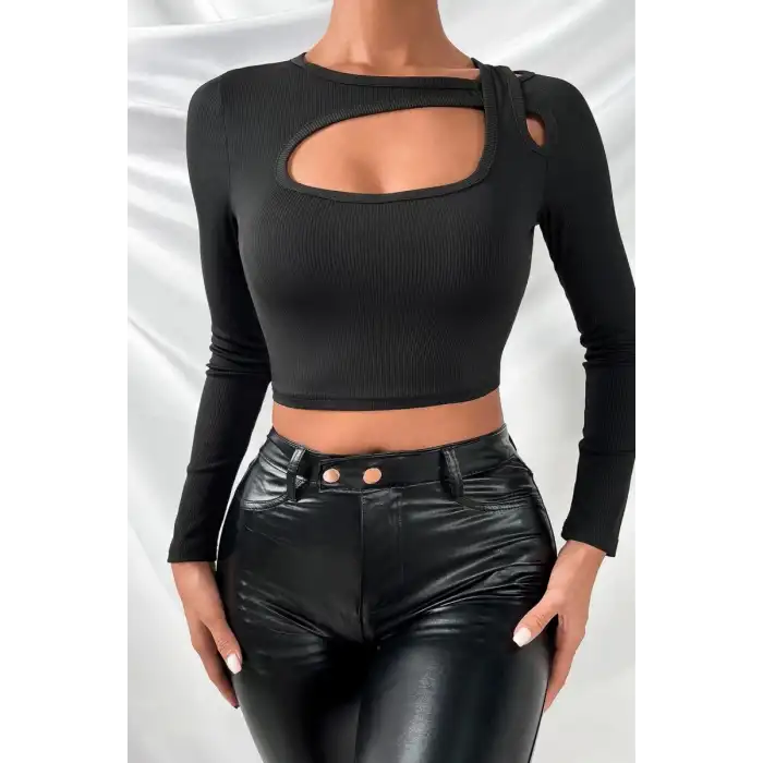 Giyim Kadın Siyah Modern Fit Göğüs Dekolteli Çapraz Askılı Uzun Kollu Crop Top Bluz