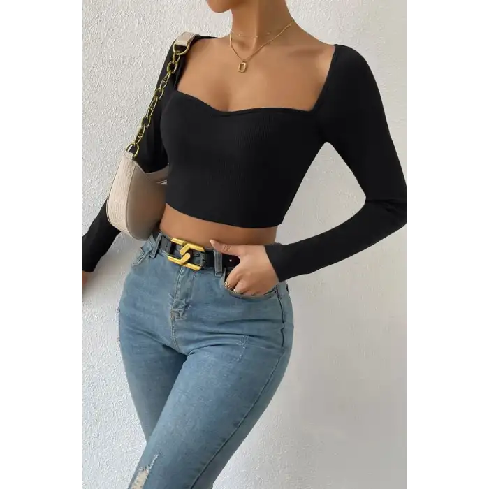 Giyim Kadın Siyah Modern Fit Uzun Kol Göğüs Dekolteli Şık Crop Top Bluz