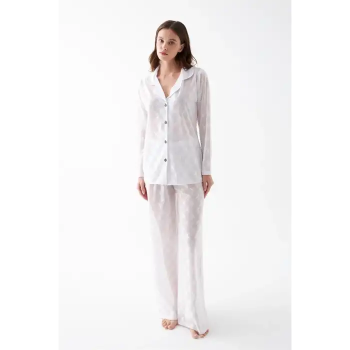Kadın Beyaz Şeffaf Jakar Düğmeli Pijama Takımı
