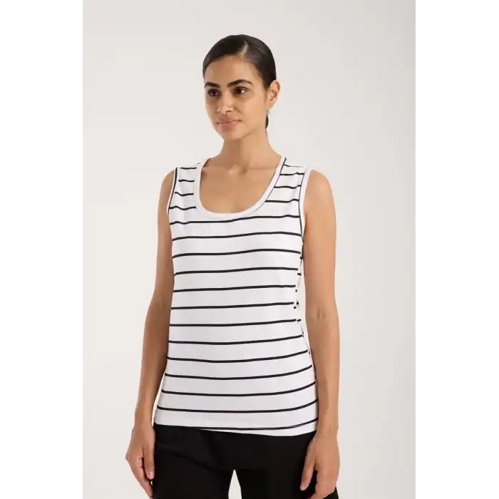 Kadın Kalın Askılı Beyaz Şortlu Pijama Takımı