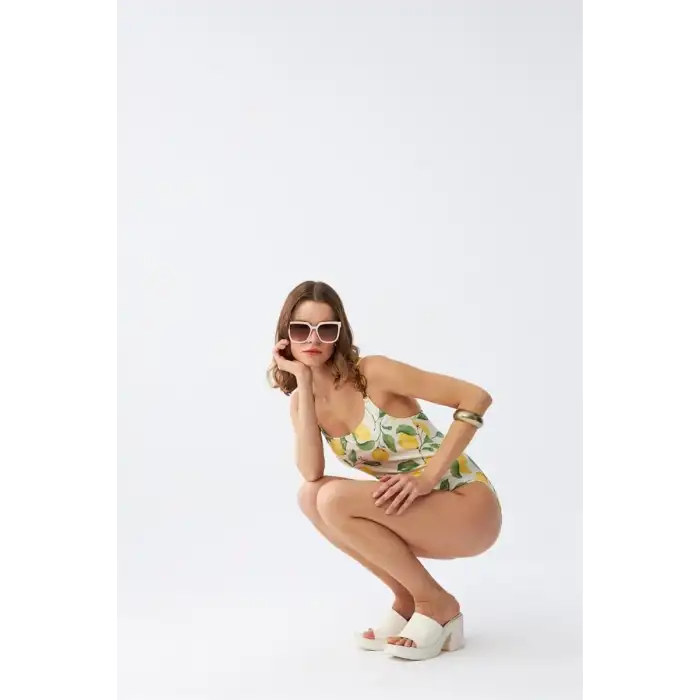 Kadın Limon Desenli Aksesuar Askılı Tek Parça Mayo – Ekru