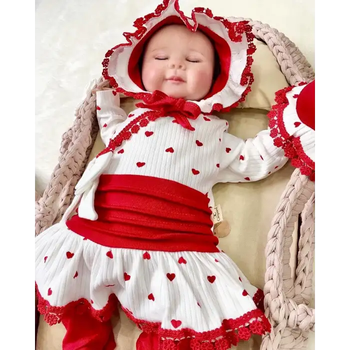 Kalp Desenli Dantel İşlemeli Hastane Çıkışı