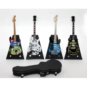 AsilTech Çantalı Gitar Figürü