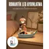 AsilTech Romantik Sandal Üzerinde Çift Figürü LED Gece Lambası Masa Dekoru Yeni Nesil