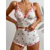 Giyim Beyaz Üstüne Çilek Desenli Fitilli Askılı Şortlu Pijama Takımı