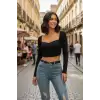Giyim Kadın Siyah Modern Fit Uzun Kol Göğüs Dekolteli Şık Crop Top Bluz
