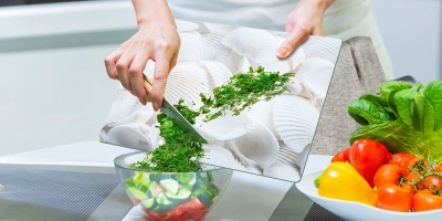 Cam Kesme Tahtalarıyla Güvenli Mutfak Pratiği: Kesim Sırasında Dikkat Edilmesi Gerekenler