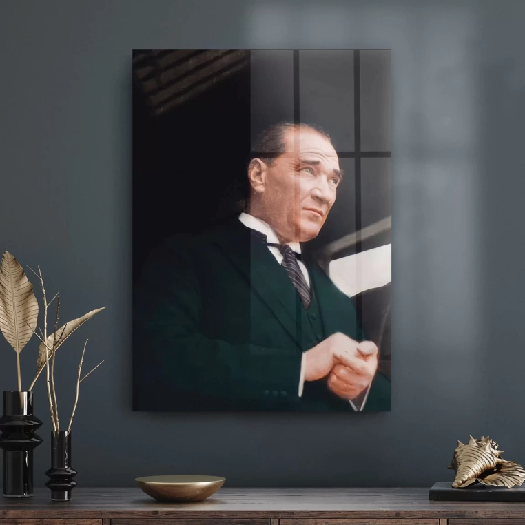 Decovetro Cam Tablo Atatürk Takım Elbiseli 50x70 cm
