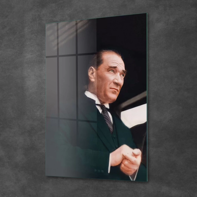 Decovetro Cam Tablo Atatürk Takım Elbiseli 50x70 cm