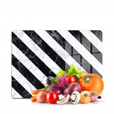 Decovetro Cam Kesme Tahtası ve Sunumluk Çarpraz Siyah Beyaz Mermer Desenli 30x40 cm