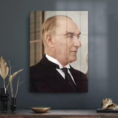 Decovetro Cam Tablo Atatürk Siyah Takım Elbiseli 50x70 cm