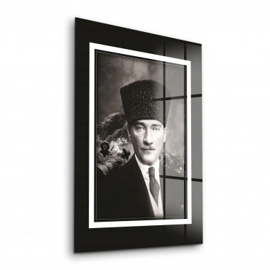 Decovetro Kalpaklı Atatürk Cam Tablo 30x40 cm