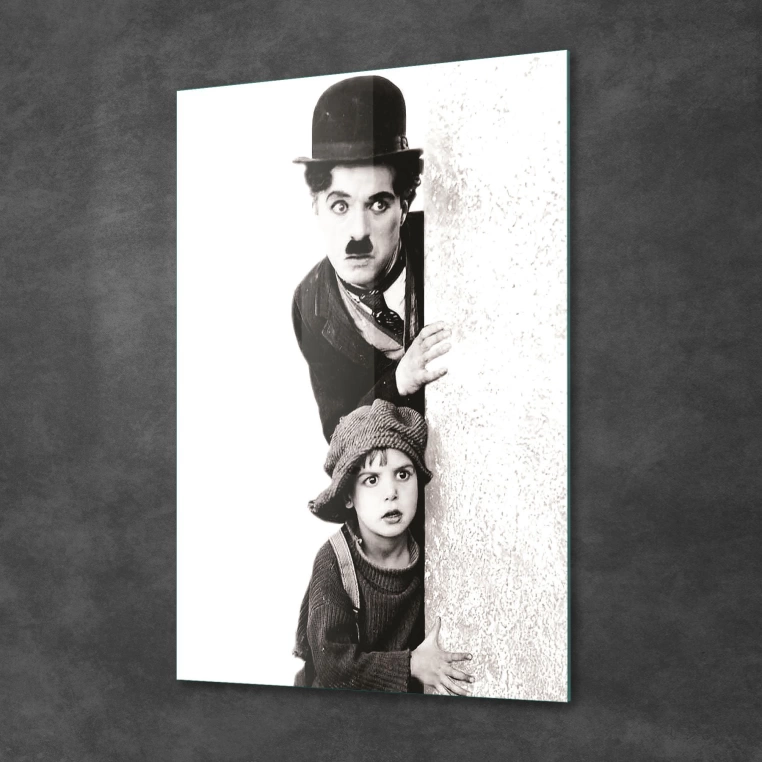 Decovetro Charlie Caplin ve Çocuk Cam Tablo 30x40 cm