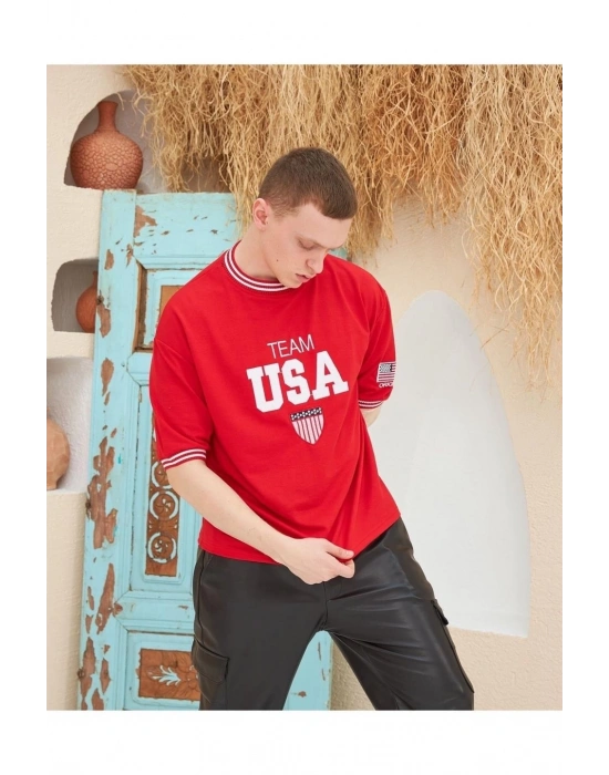 Erkek Bisiklet Yaka Tişört Nakış İşlemeli Kısa Kol Oversize T-Shirt - Kırmızı