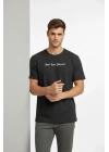 Erkek Wafıl Kumaş Tişört Regular Kalıp Bisiklet Yaka Baskılı T-Shirt - Siyah