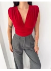 Kadın Vatkalı Kolsuz V Yaka Drapeli Crop Bluz Likralı Fit - Kırmızı