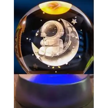 Dekoratif Ay Üstünde Astronot Tasarımlı Plastik Altlıklı Cam Küre