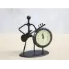 Metal Saatli Gitar Çalan Müzisyen Alk4334